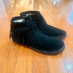 UGG Shenendoah Fringe Ankle Boots Booties Moccasins Womens 7.5 Black Suede Boho
